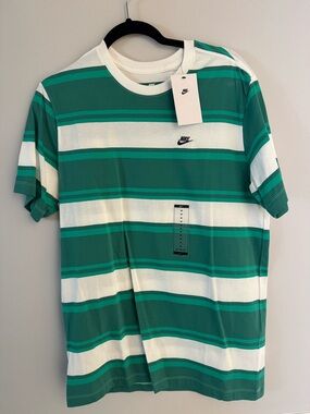 Nike Men’s Green & White Striped Short Sleeve Tee